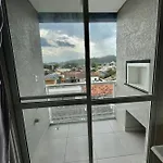 Apartamento dois quartos com estacionamento