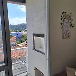 Apartamento dois quartos com estacionamento