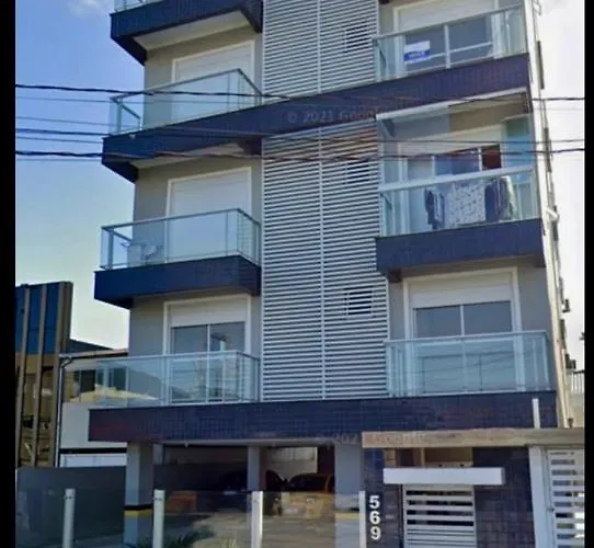 Apartamento dois quartos com estacionamento